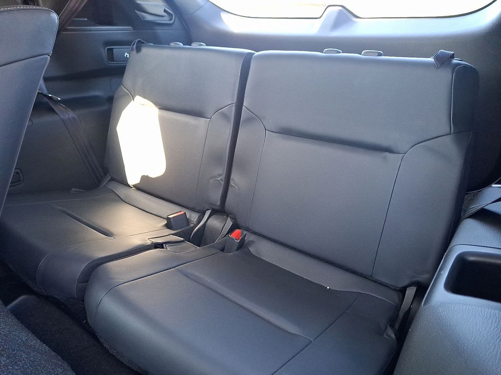 Vehicle image 11 of 36