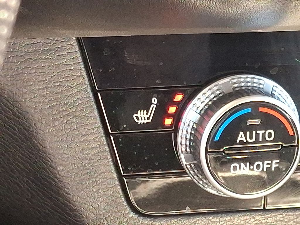 Vehicle image 28 of 36