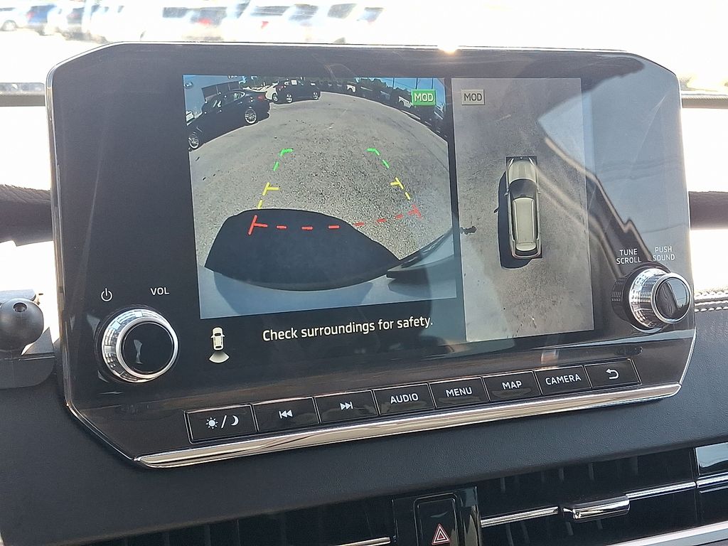 Vehicle image 19 of 36
