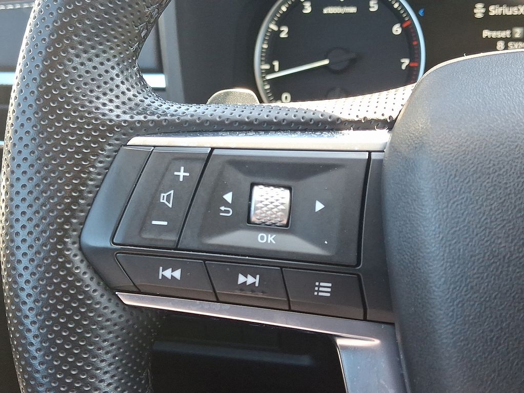 Vehicle image 22 of 36
