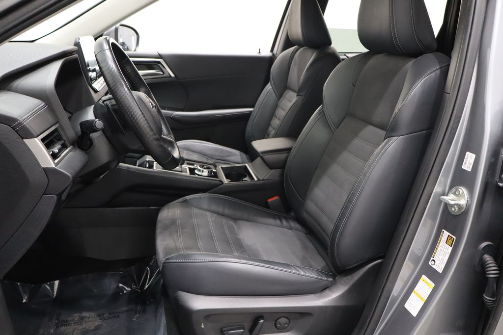 Vehicle image 9 of 40