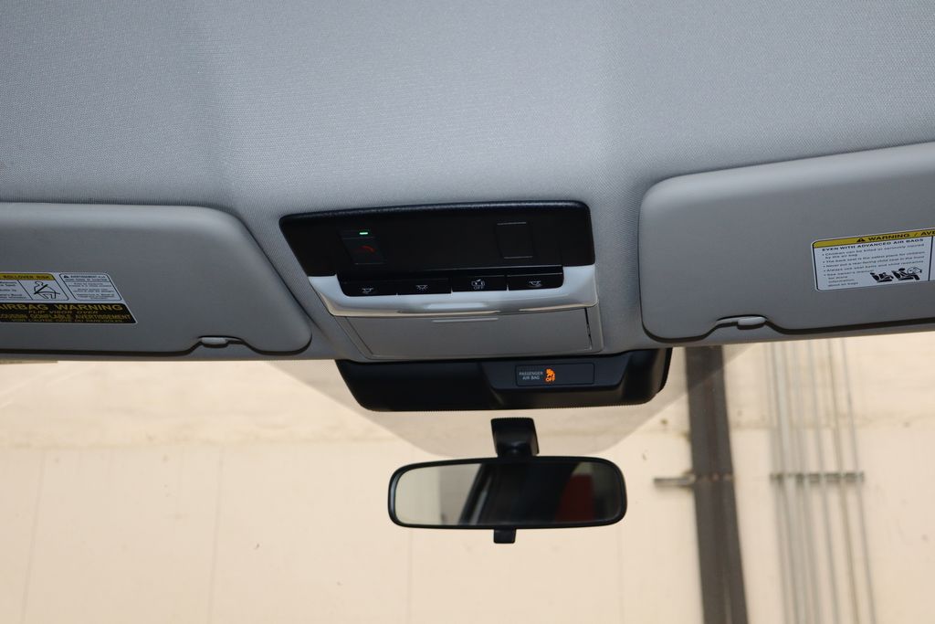 Vehicle image 24 of 40
