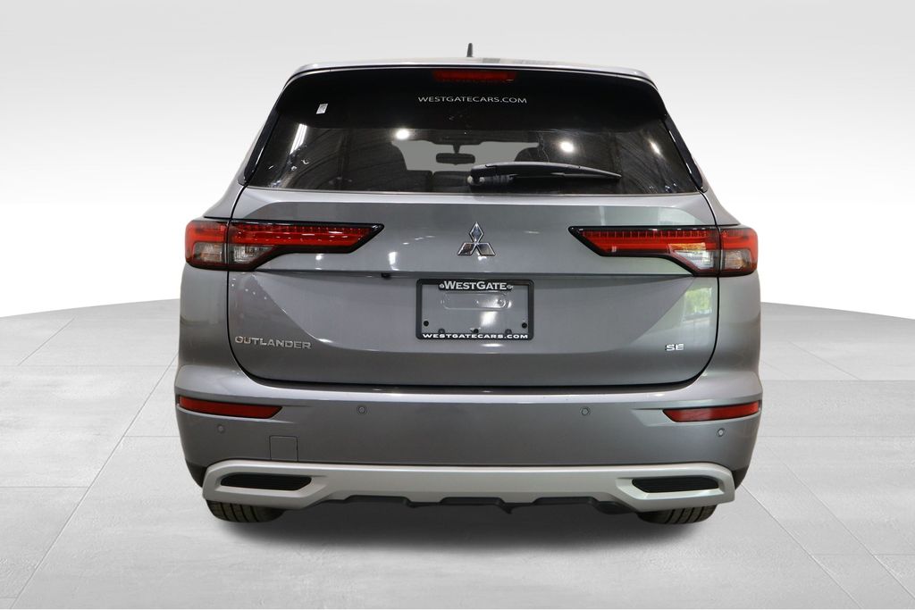 Vehicle image 5 of 40