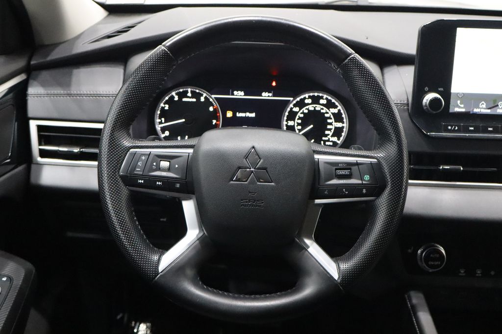 Vehicle image 20 of 40
