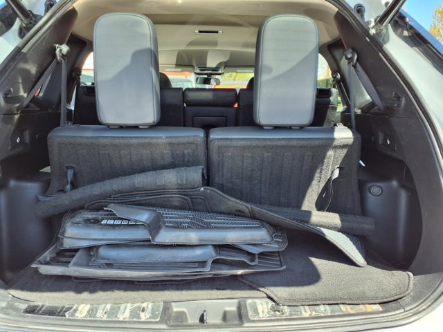 Vehicle image 23 of 29