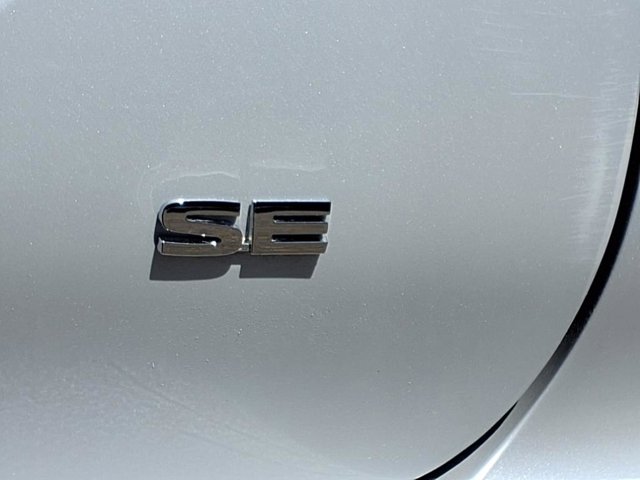 Vehicle image 25 of 29