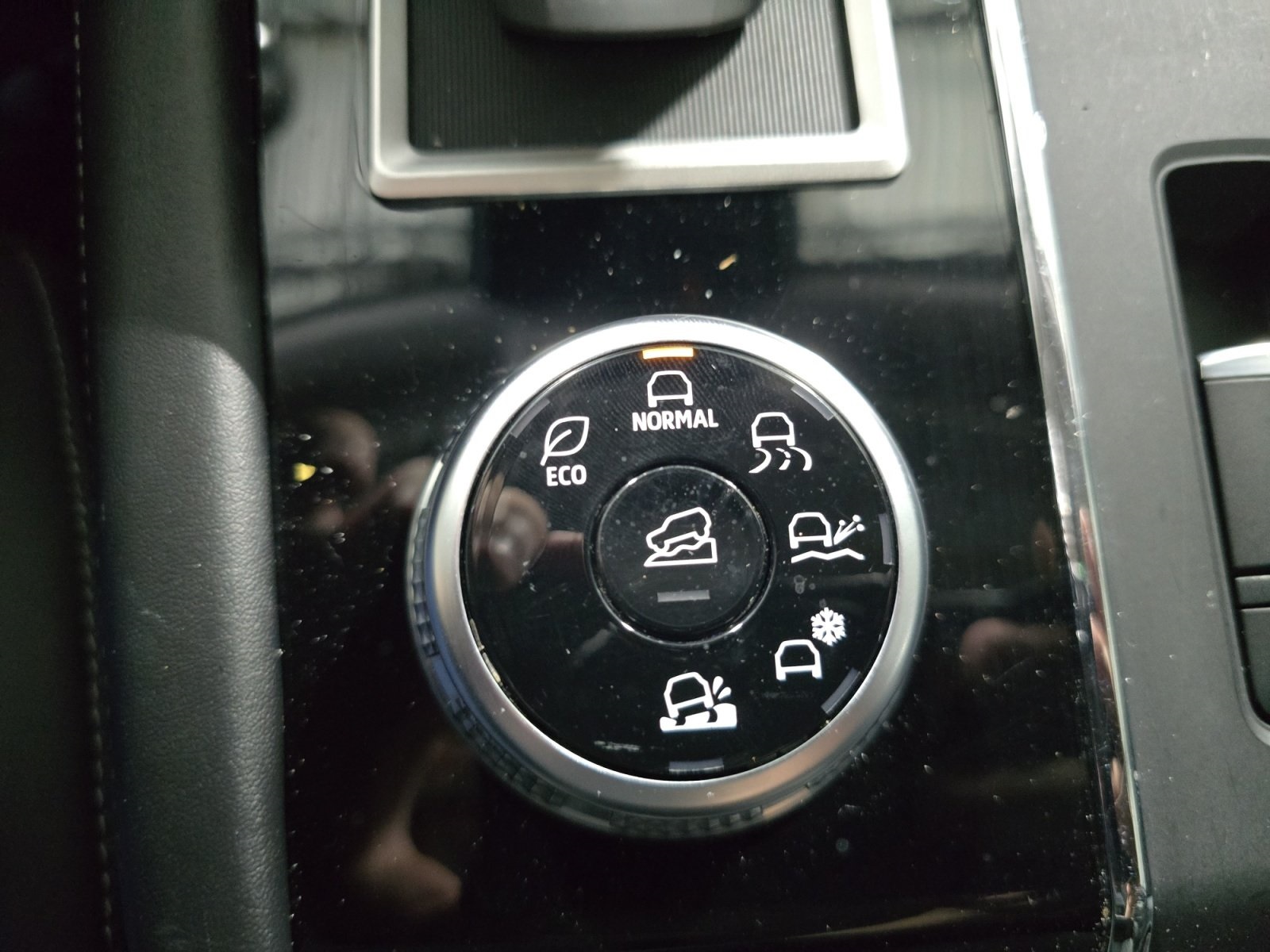 Vehicle image 21 of 23