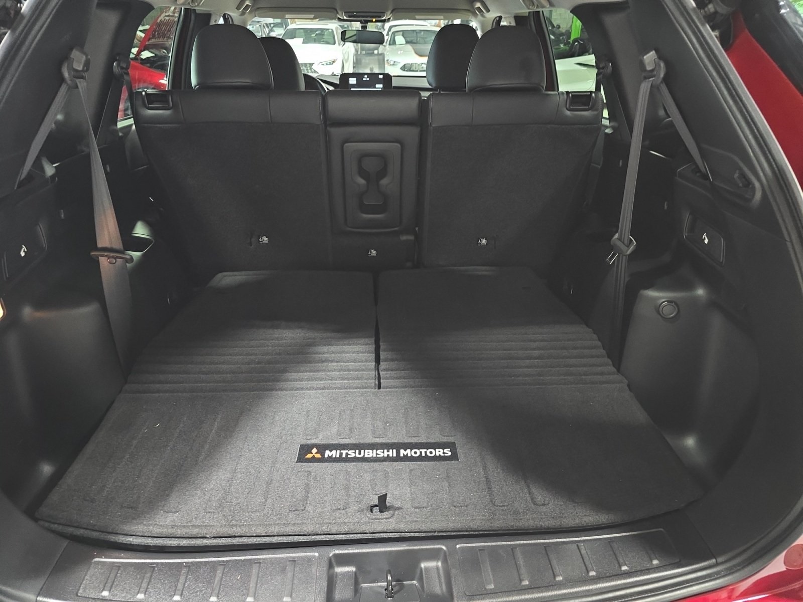 Vehicle image 17 of 23