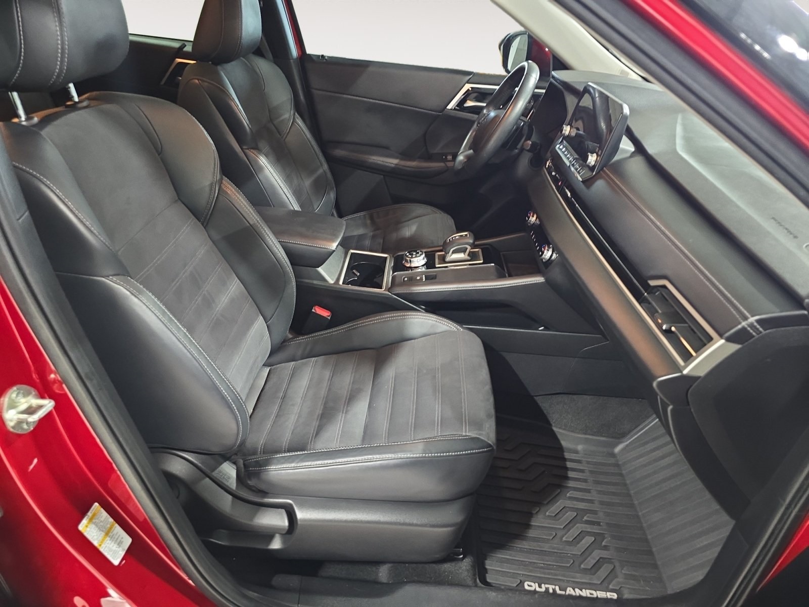 Vehicle image 13 of 23