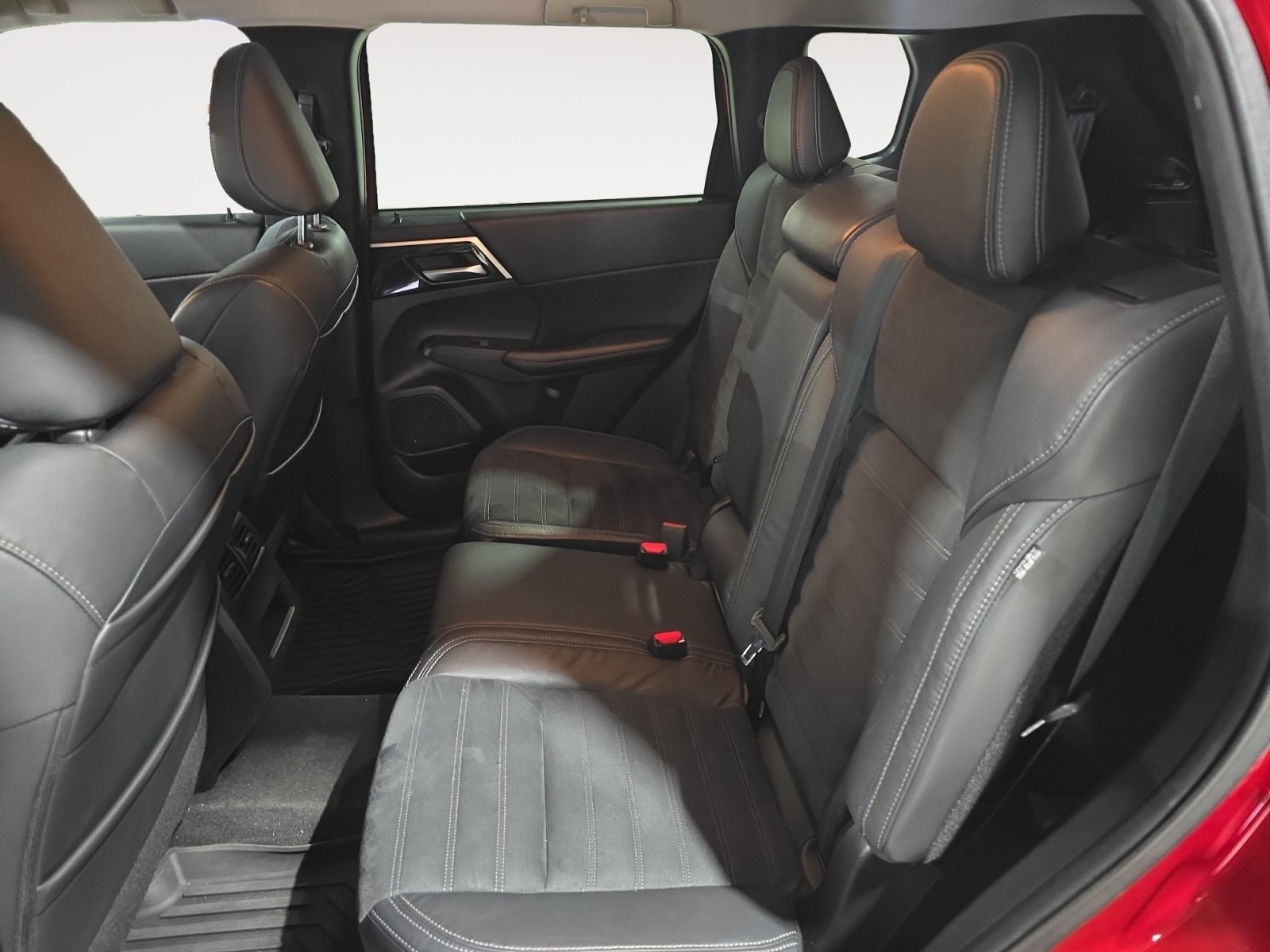Vehicle image 11 of 23