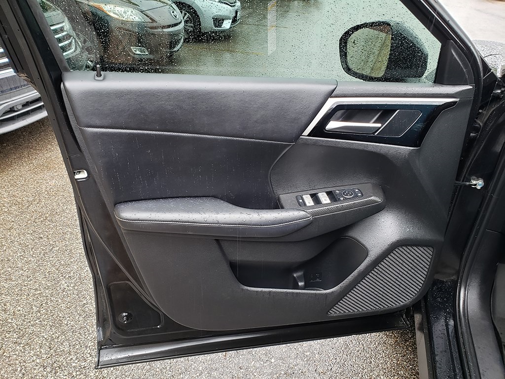 Vehicle image 10 of 37