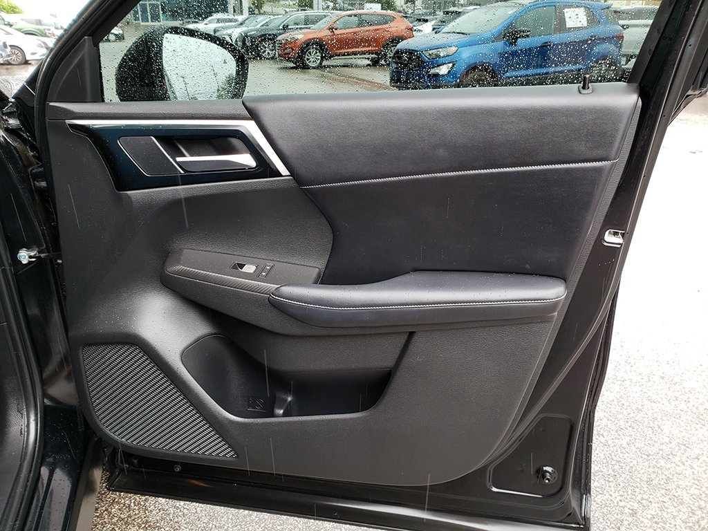 Vehicle image 20 of 37