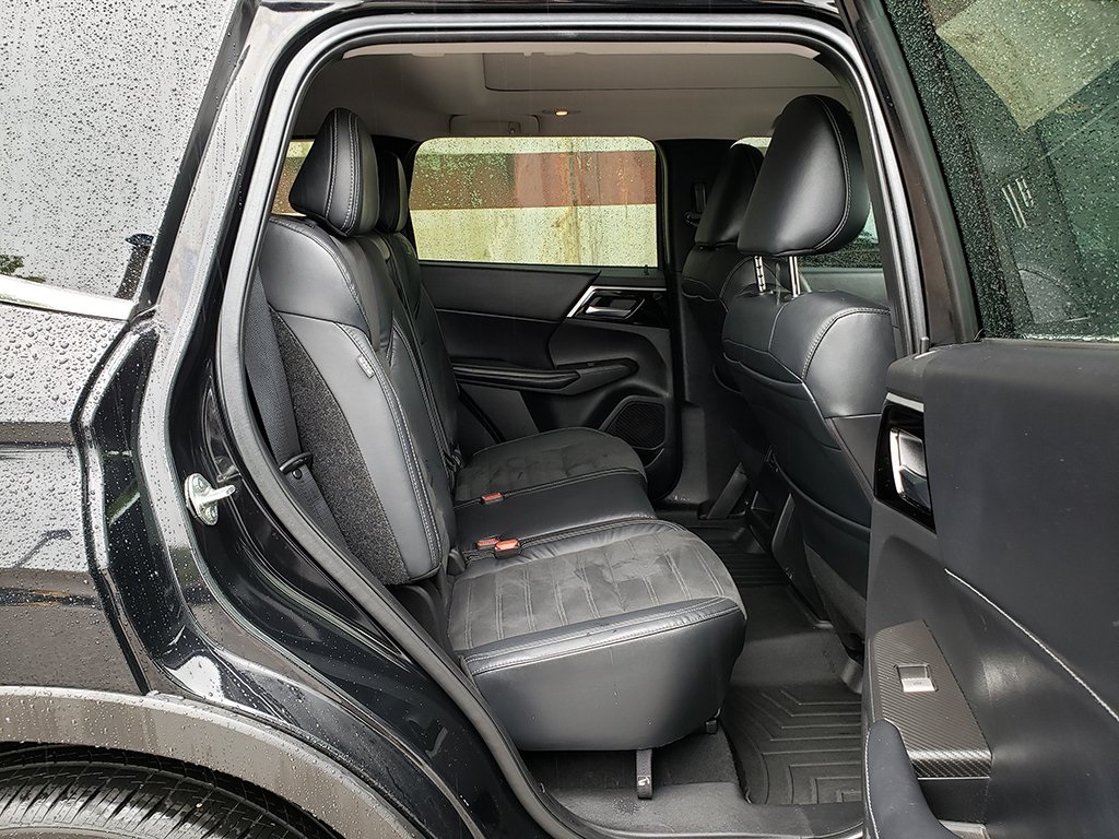 Vehicle image 17 of 37