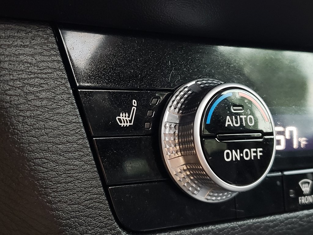 Vehicle image 25 of 37