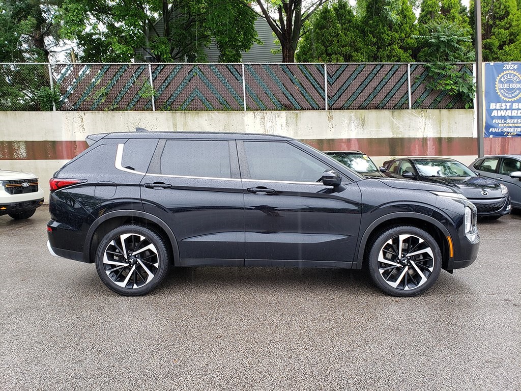 Vehicle image 4 of 37