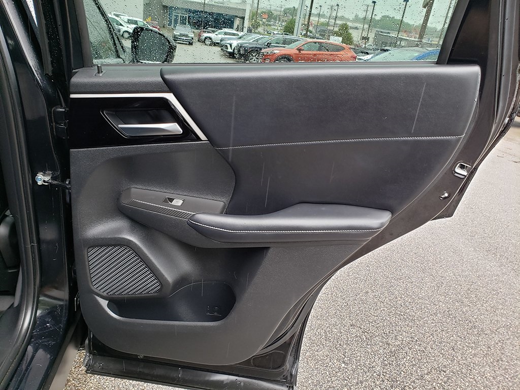 Vehicle image 18 of 37