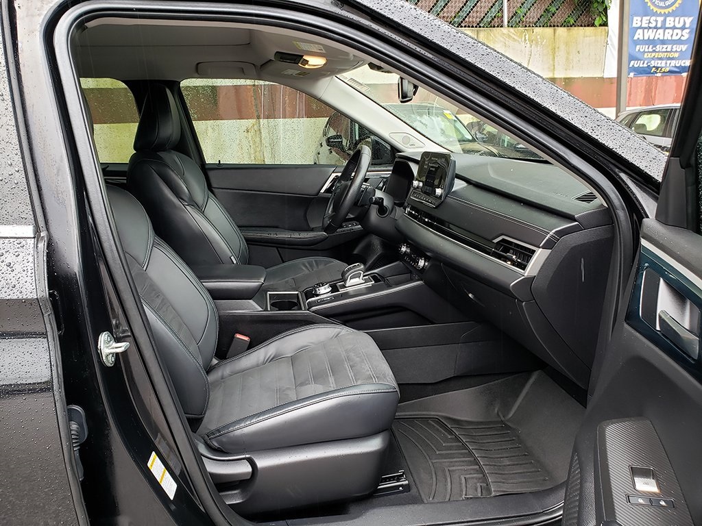 Vehicle image 19 of 37