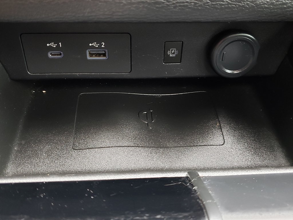 Vehicle image 24 of 37