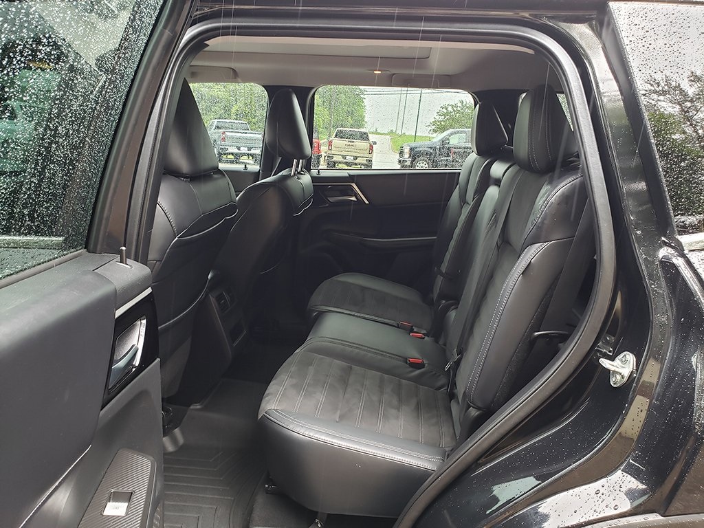 Vehicle image 11 of 37