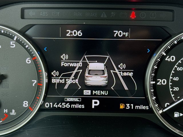 Vehicle image 8 of 20