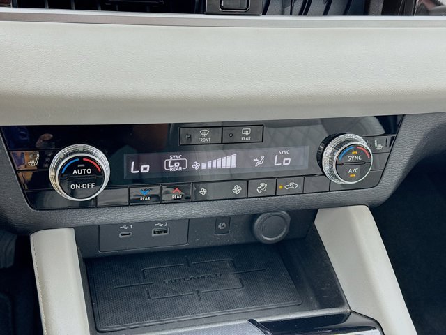 Vehicle image 12 of 20