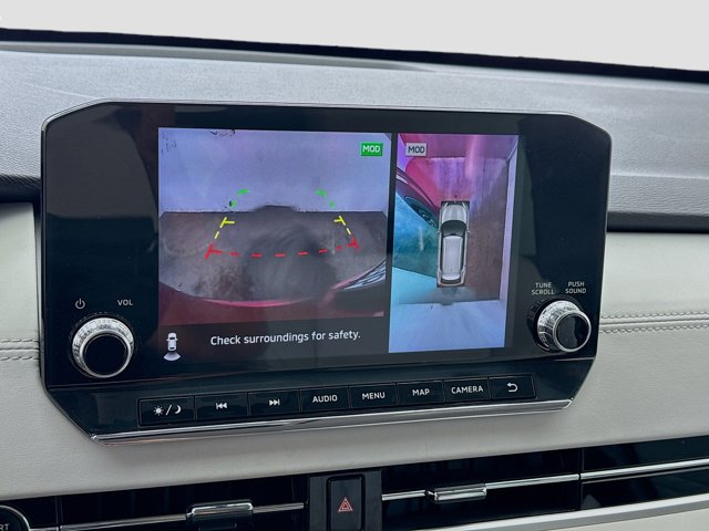 Vehicle image 10 of 20
