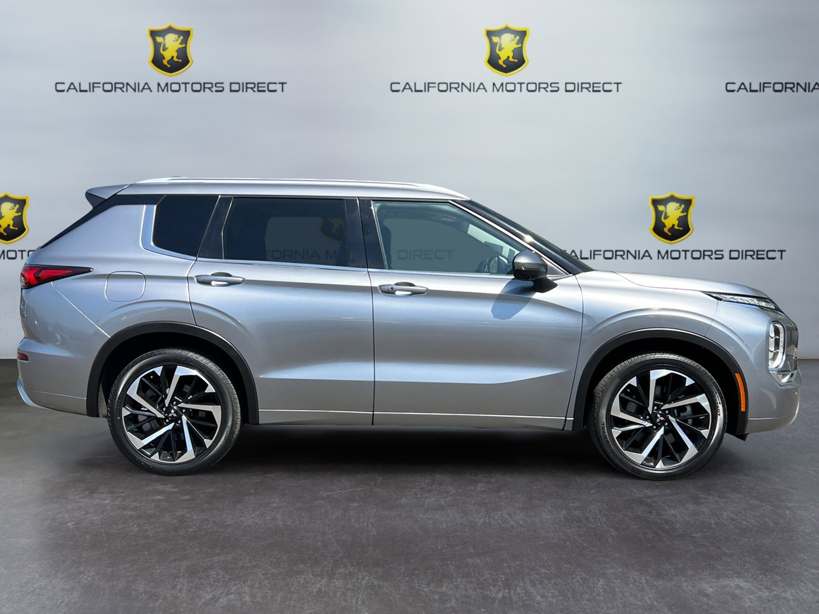 Vehicle image 4 of 22