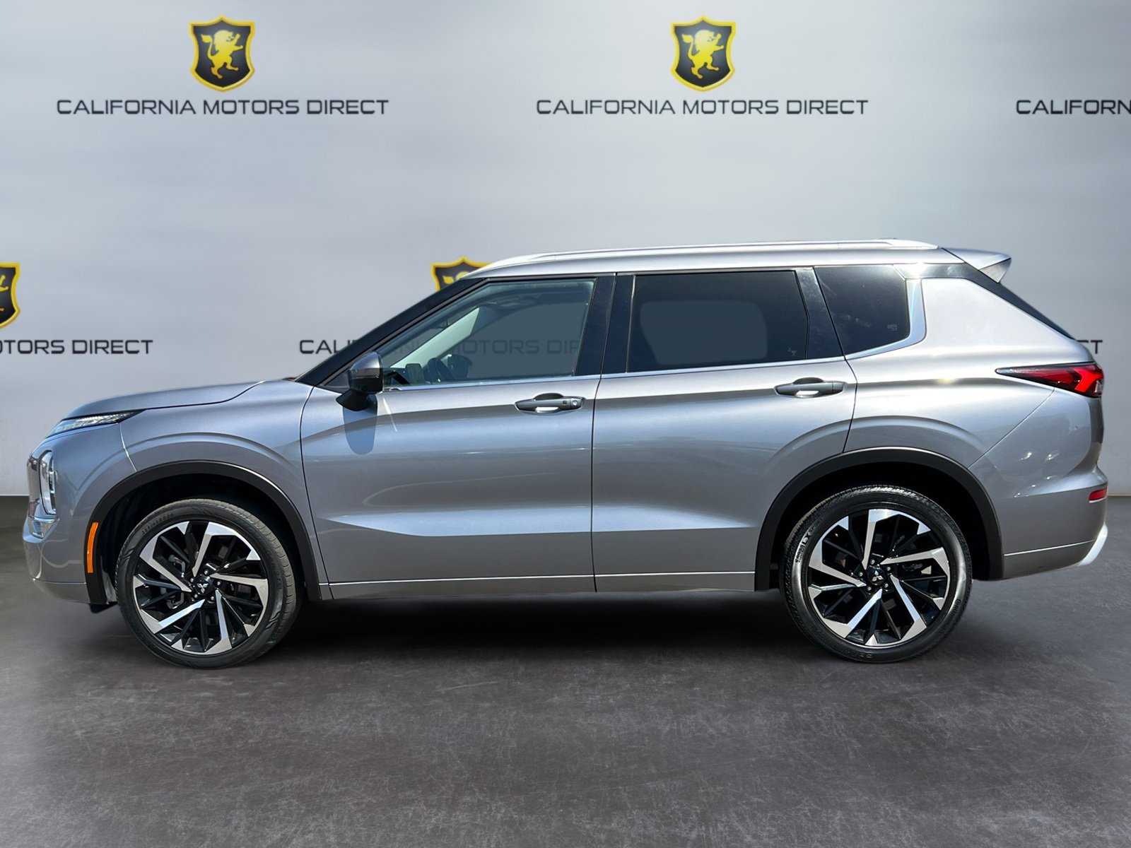 Vehicle image 8 of 22