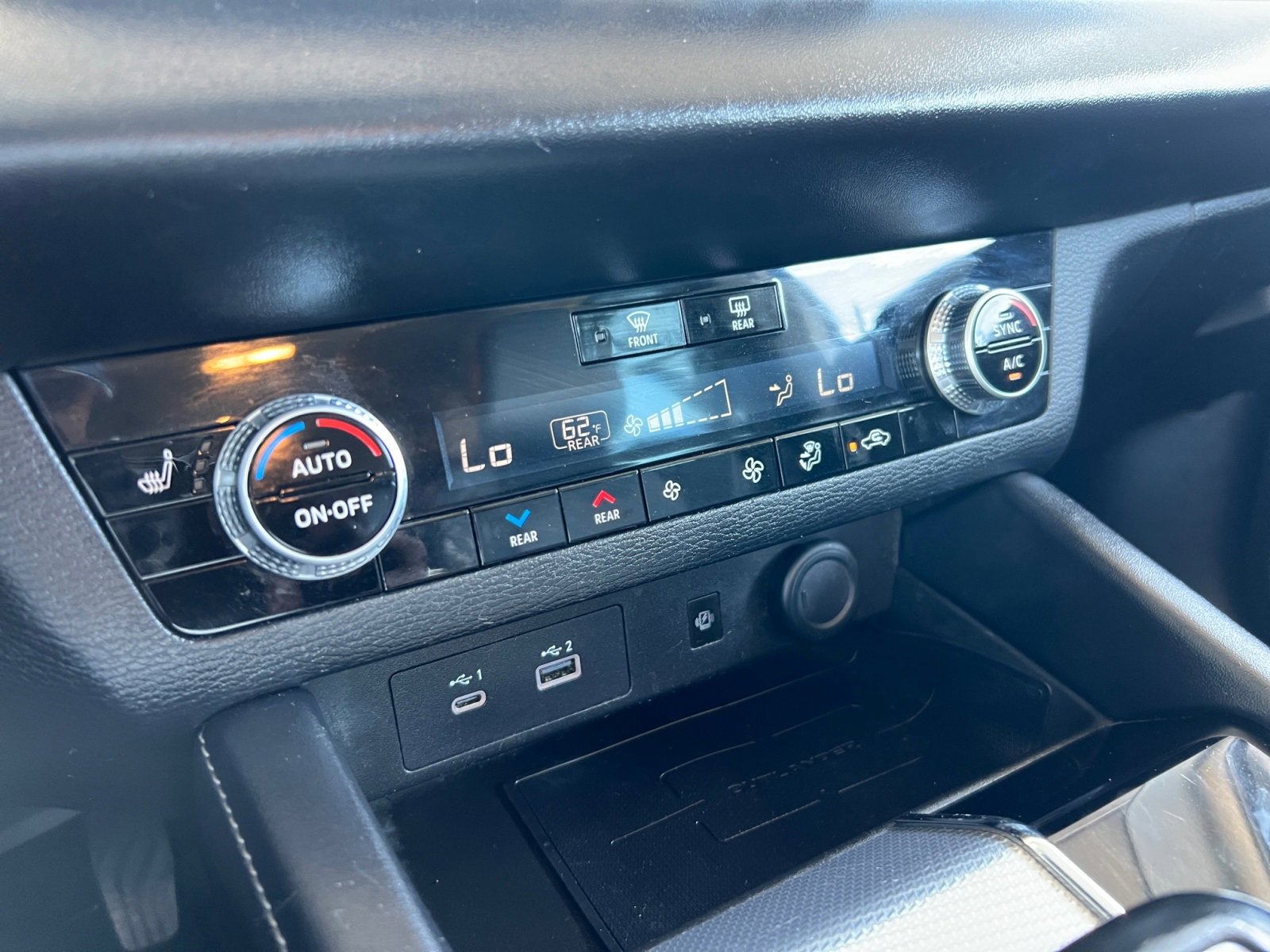 Vehicle image 18 of 22