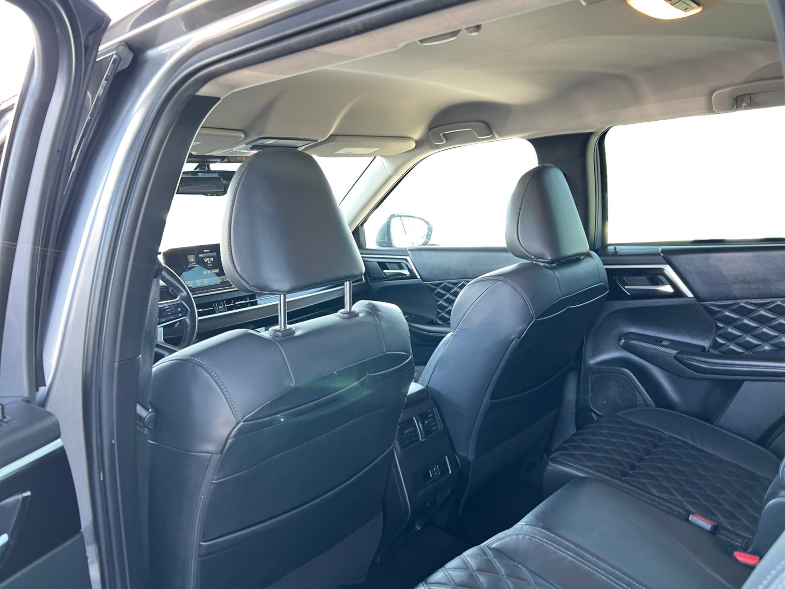 Vehicle image 12 of 22