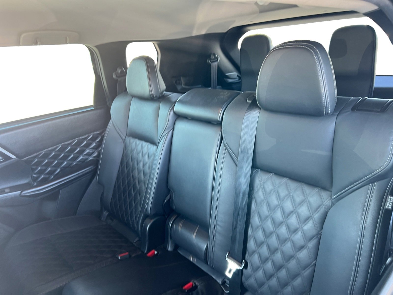 Vehicle image 11 of 22