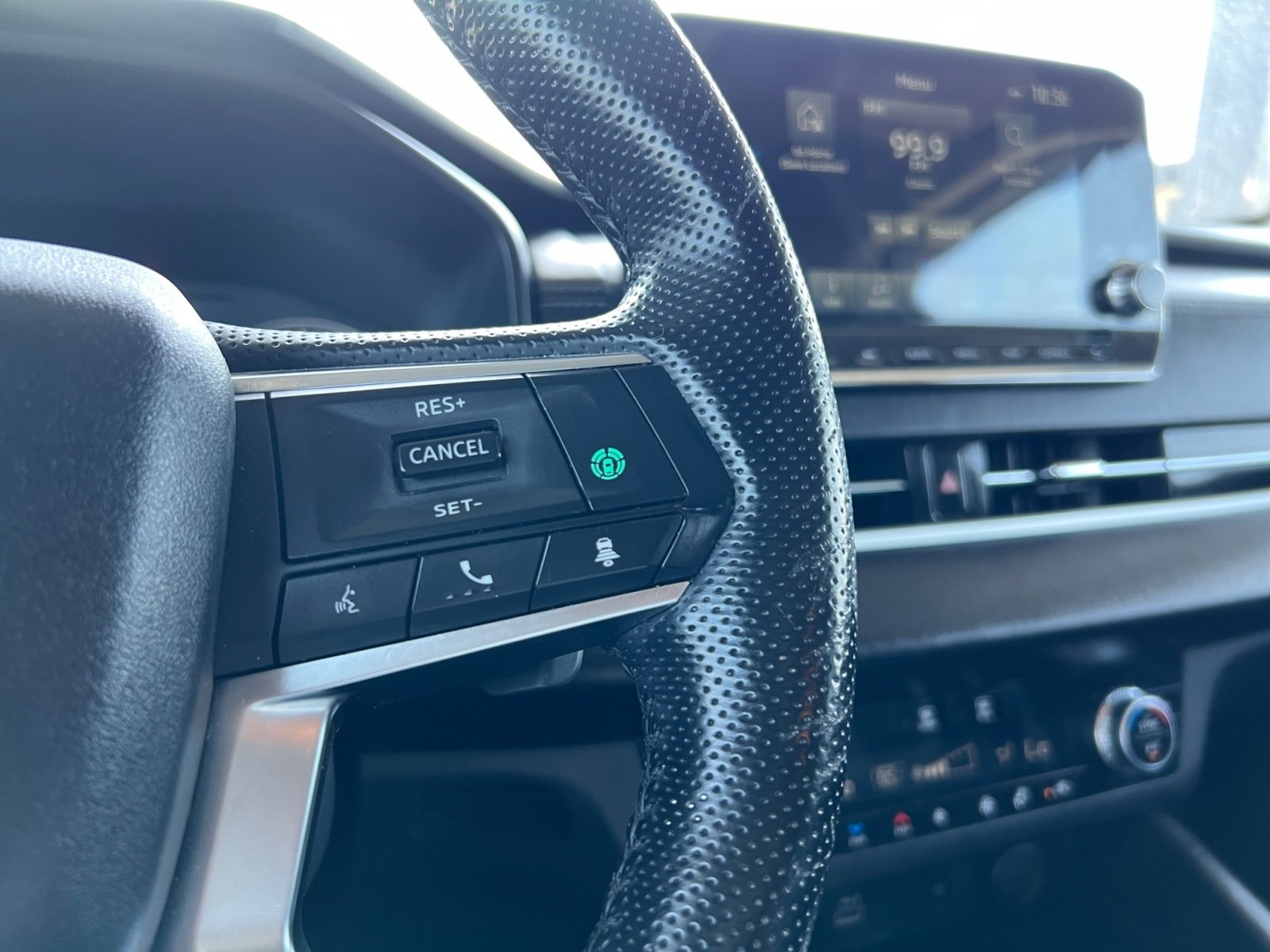 Vehicle image 20 of 22