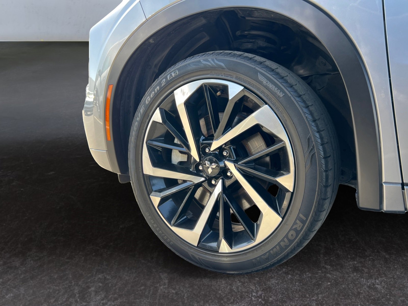 Vehicle image 14 of 22