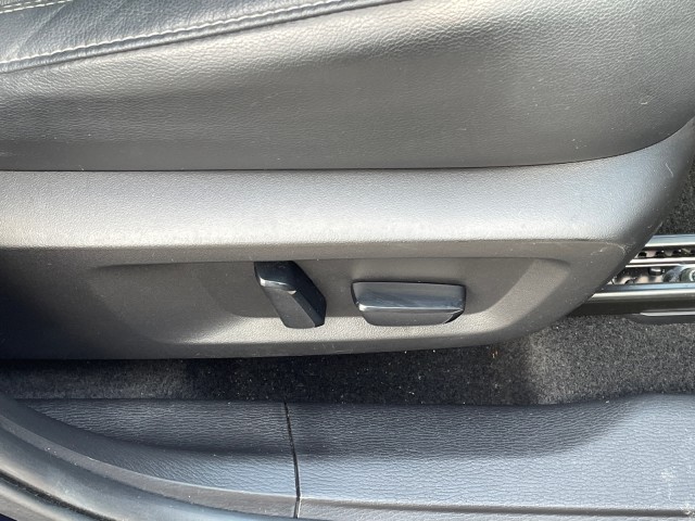 Vehicle image 10 of 29