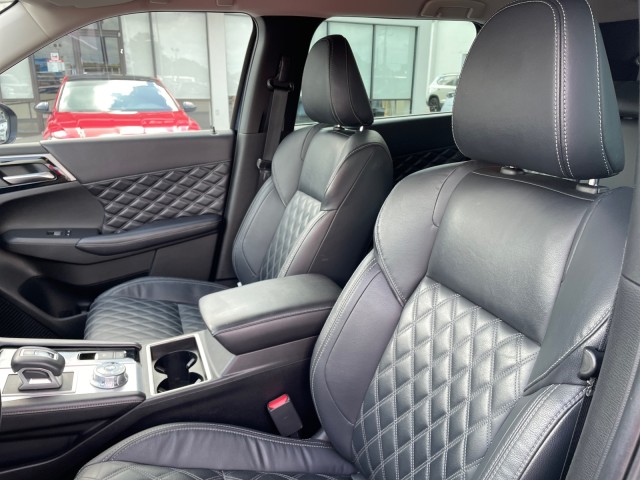 Vehicle image 16 of 29