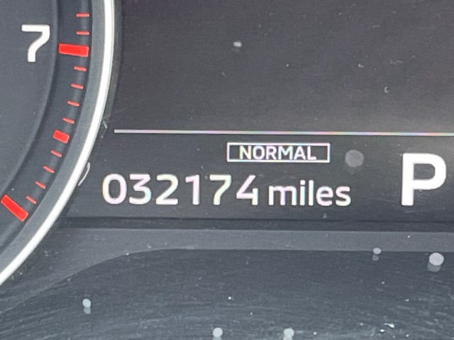 Vehicle image 23 of 29