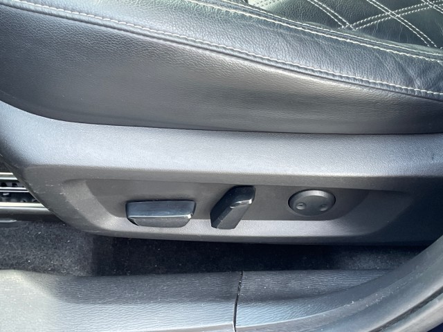 Vehicle image 17 of 29