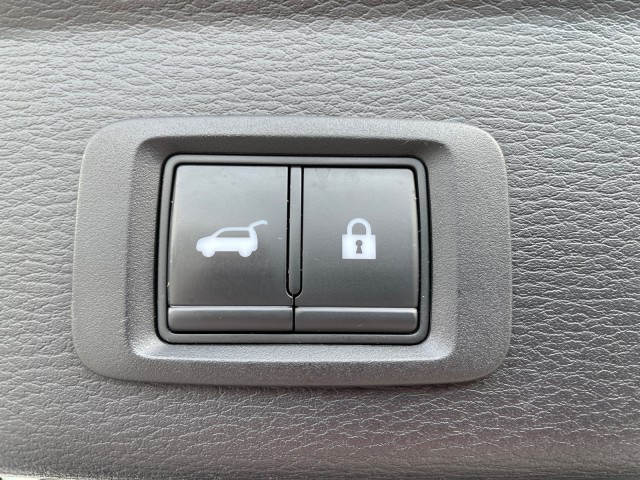 Vehicle image 14 of 29