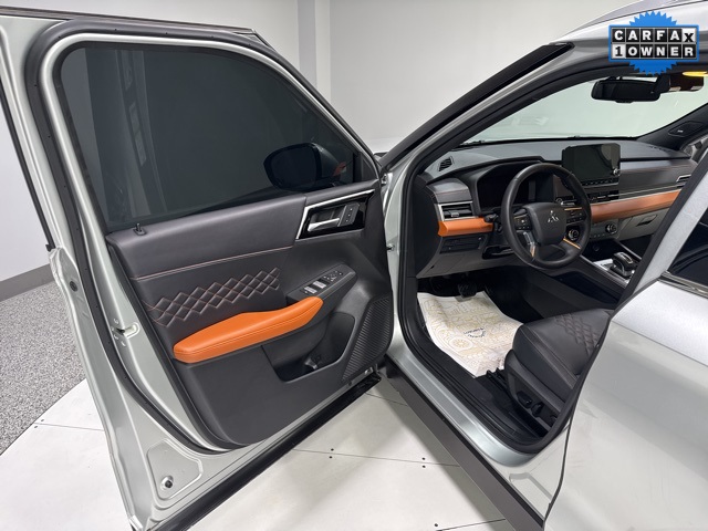 Vehicle image 18 of 41