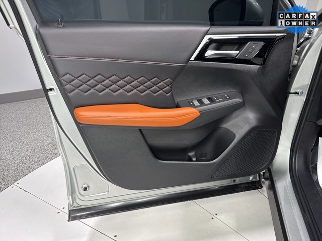 Vehicle image 19 of 41