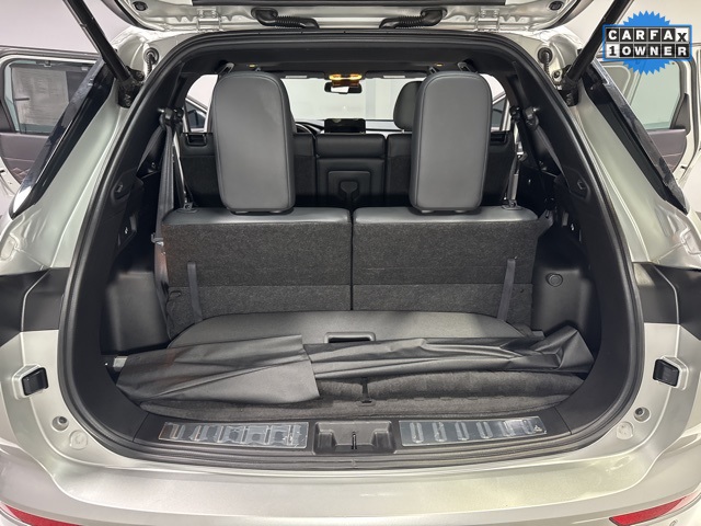Vehicle image 36 of 41
