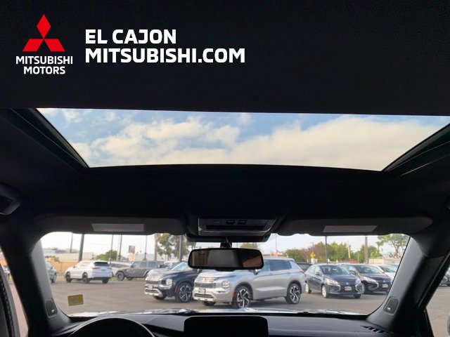 Vehicle image 24 of 28