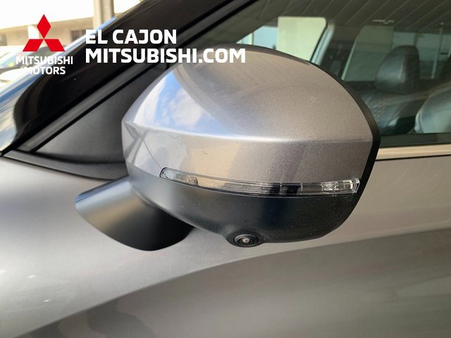 Vehicle image 10 of 28
