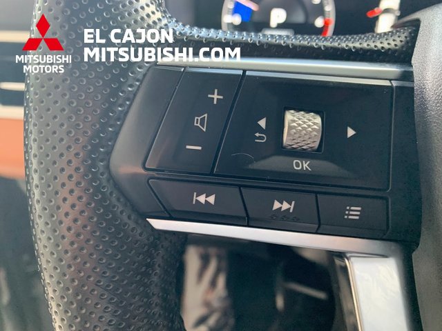 Vehicle image 20 of 28