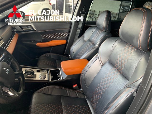 Vehicle image 12 of 28