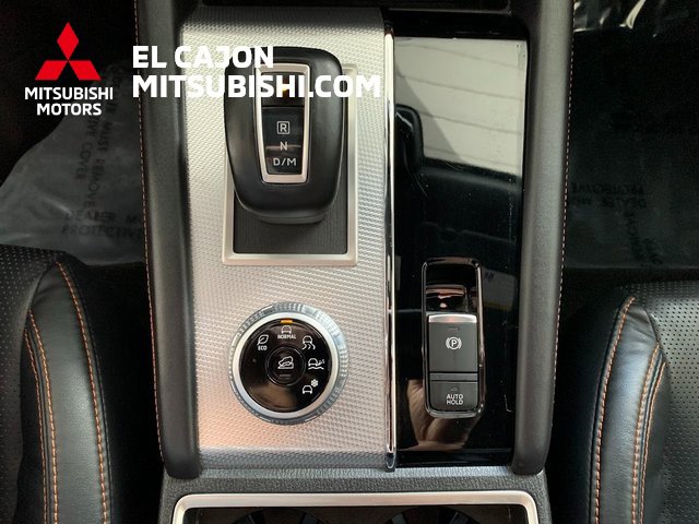 Vehicle image 17 of 28