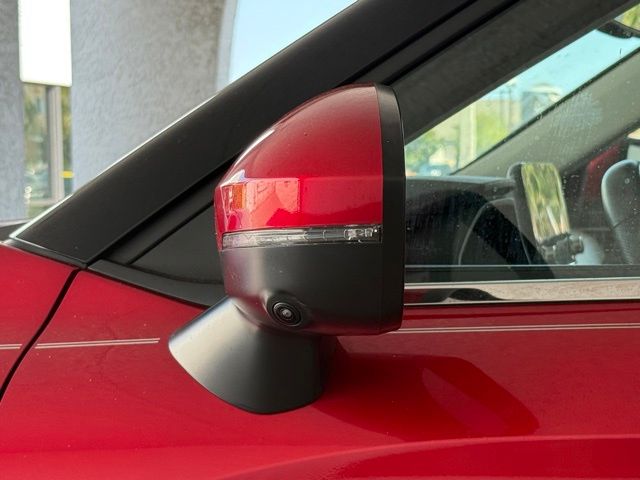 Vehicle image 8 of 29