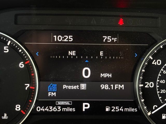 Vehicle image 25 of 29