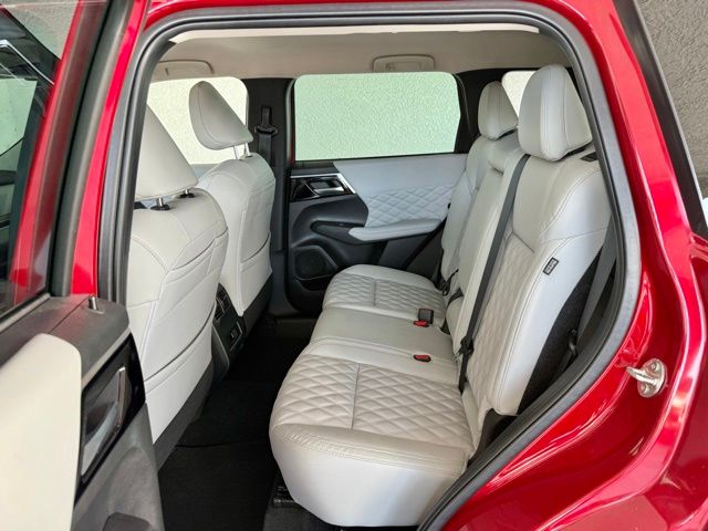 Vehicle image 18 of 29