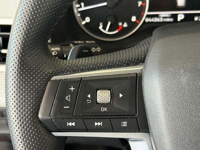 Vehicle image 23 of 29